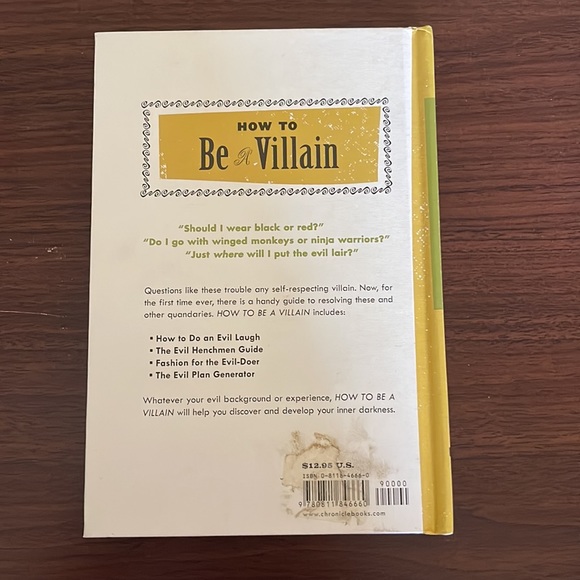 ✨3/$25✨ “How To Be A Villain” Handbook - Picture 5 of 10